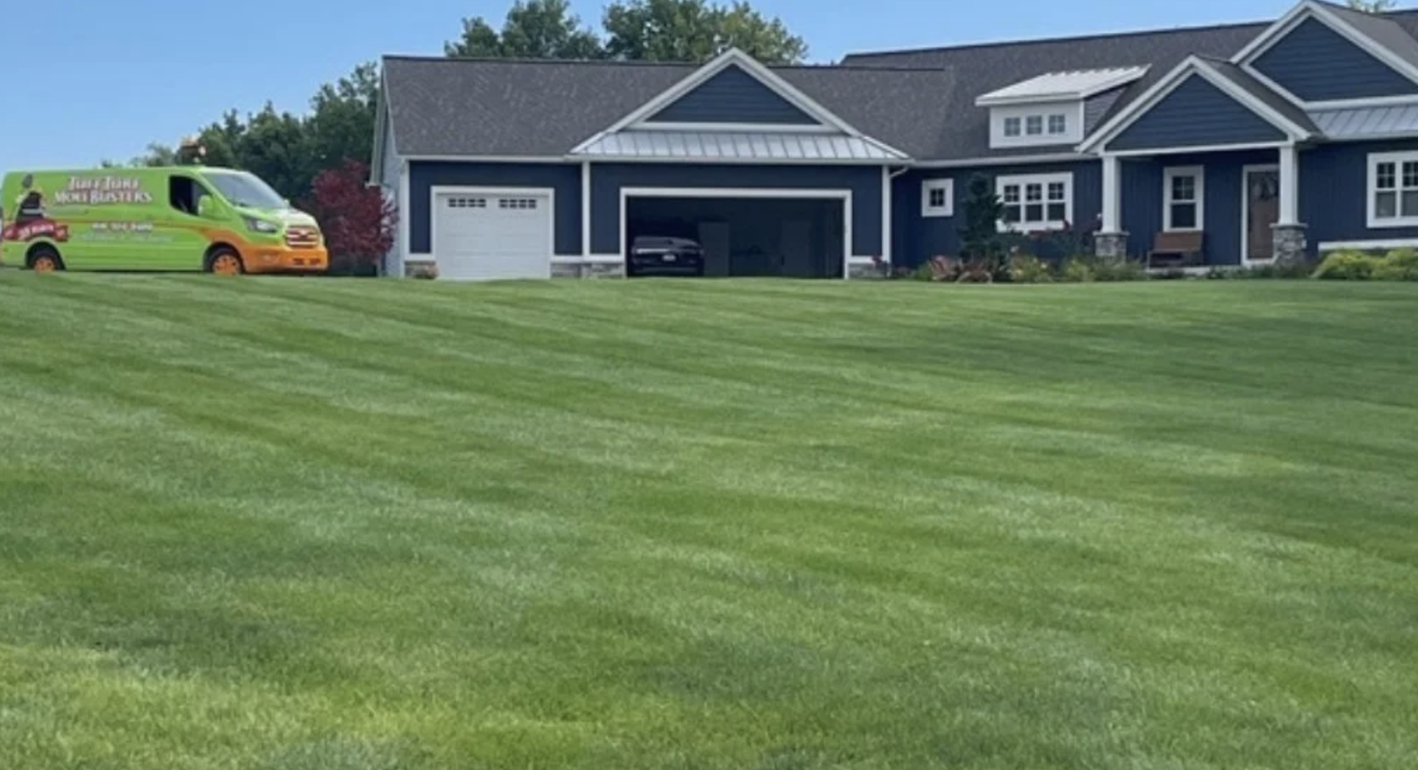 Professional lawn service in Ada